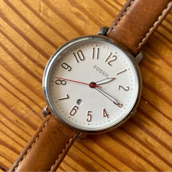 Fossil watch with leather band - Picture 8 of 10